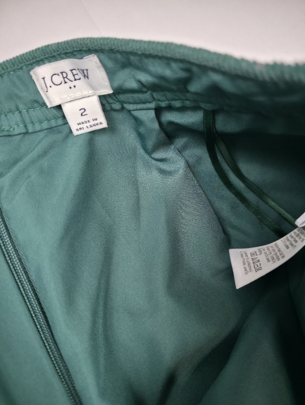 J. Crew Green Corduroy Button Detailed Lined  Skirt Sz 2 - Picture 5 of 9